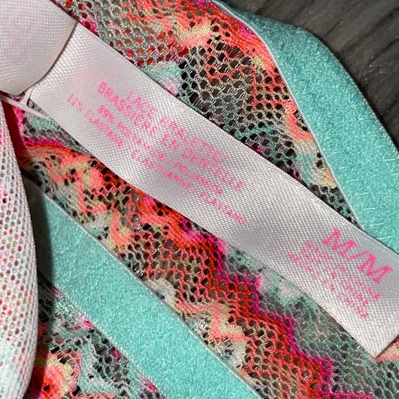 EUC Victoria’s Secret PINK Lace Bralette Adjustable Strap Size Medium - Picture 8 of 8